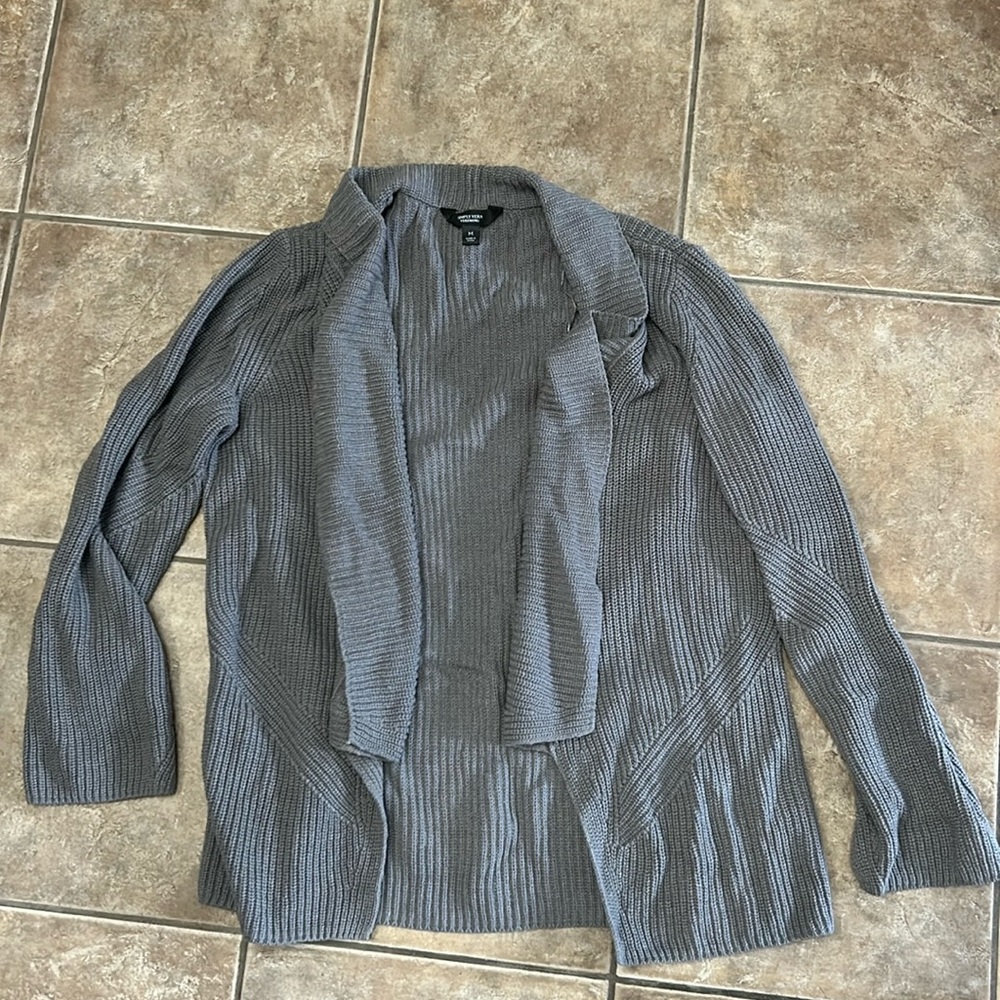 Simply Vera Thigh Length Collared Gray Cardigan Size Medium